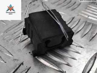 кронштейн радиатора Volkswagen Passat B5 1998, 1.6 л., бензин, МКПП, красный, универсал