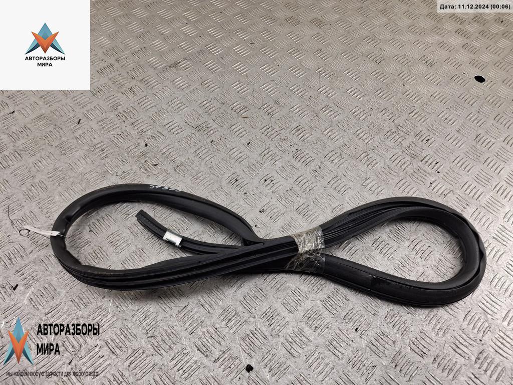 уплотнитель двери Toyota Avensis 2 поколение (T250) 2005, 2.2 л., дизель, МКПП, серый, универсал - фото №1