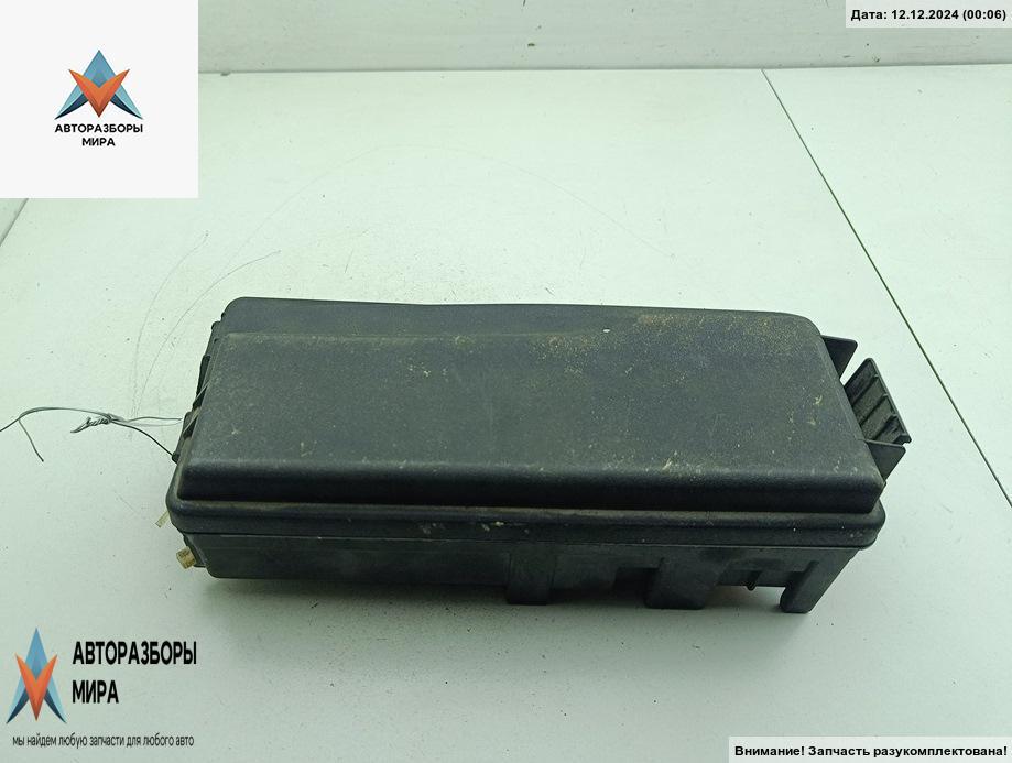 блок предохранителей Opel Vectra C 2004, 1.9 л., дизель, МКПП, серый, универсал, 13172978 - фото №1