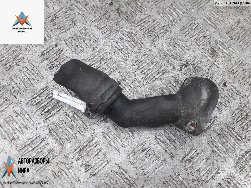 корпус термостата Volkswagen Golf 4 поколение 1999, 1.6 л., бензин, МКПП, серый, универсал - фото №1