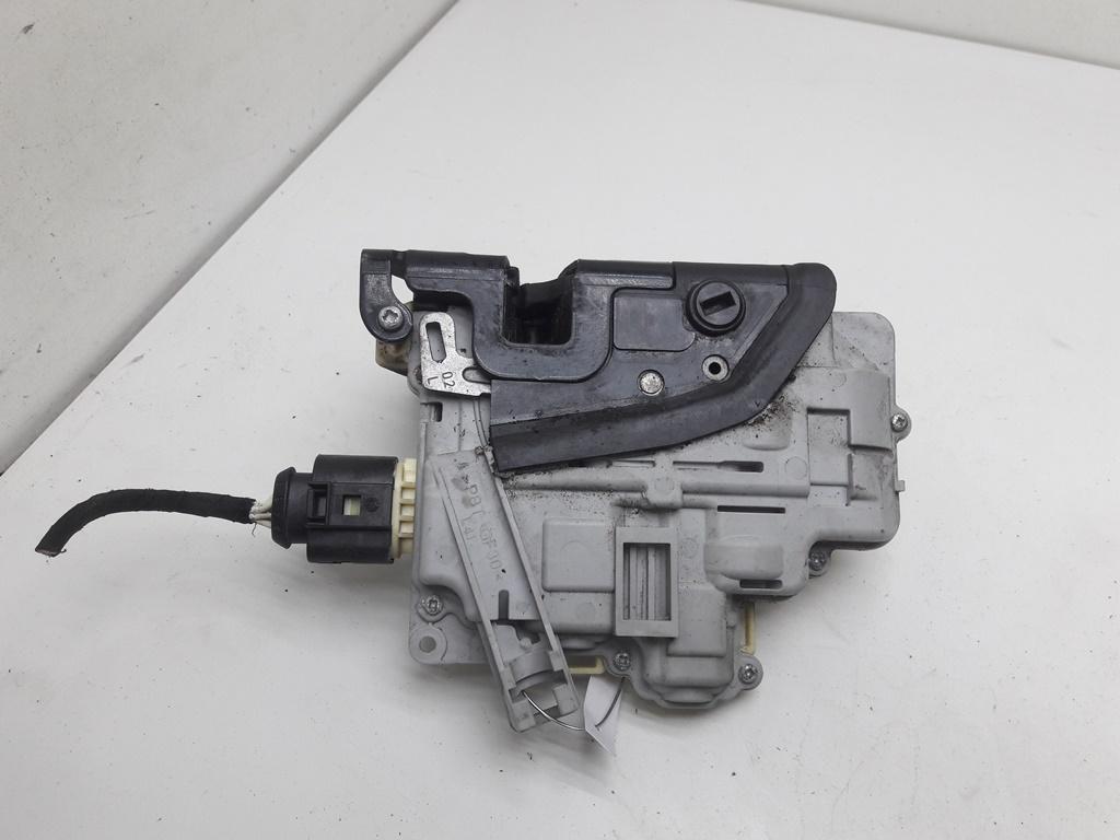 замок двери задней левой Volkswagen Passat B6 2006, 2.0 л., бензин, МКПП, серый, универсал, 3C9839015A