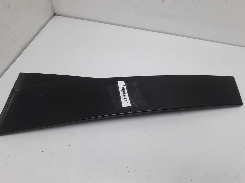 молдинг двери задней левой Volkswagen Passat B6 2006, 2.0 л., бензин, МКПП, серый, универсал, 3C9839903B