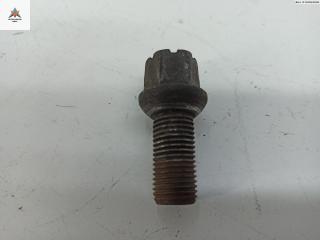 болт колесный Audi A4 B5 1997, 1.6 л., бензин, МКПП, зелёный, седан, 8D0601139D
