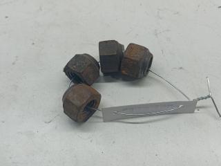 болт колесный Ford Focus 1 поколение [рестайлинг] 2004, 1.6 л., i, бензин, МКПП, синий, хетчбэк 5 дв.