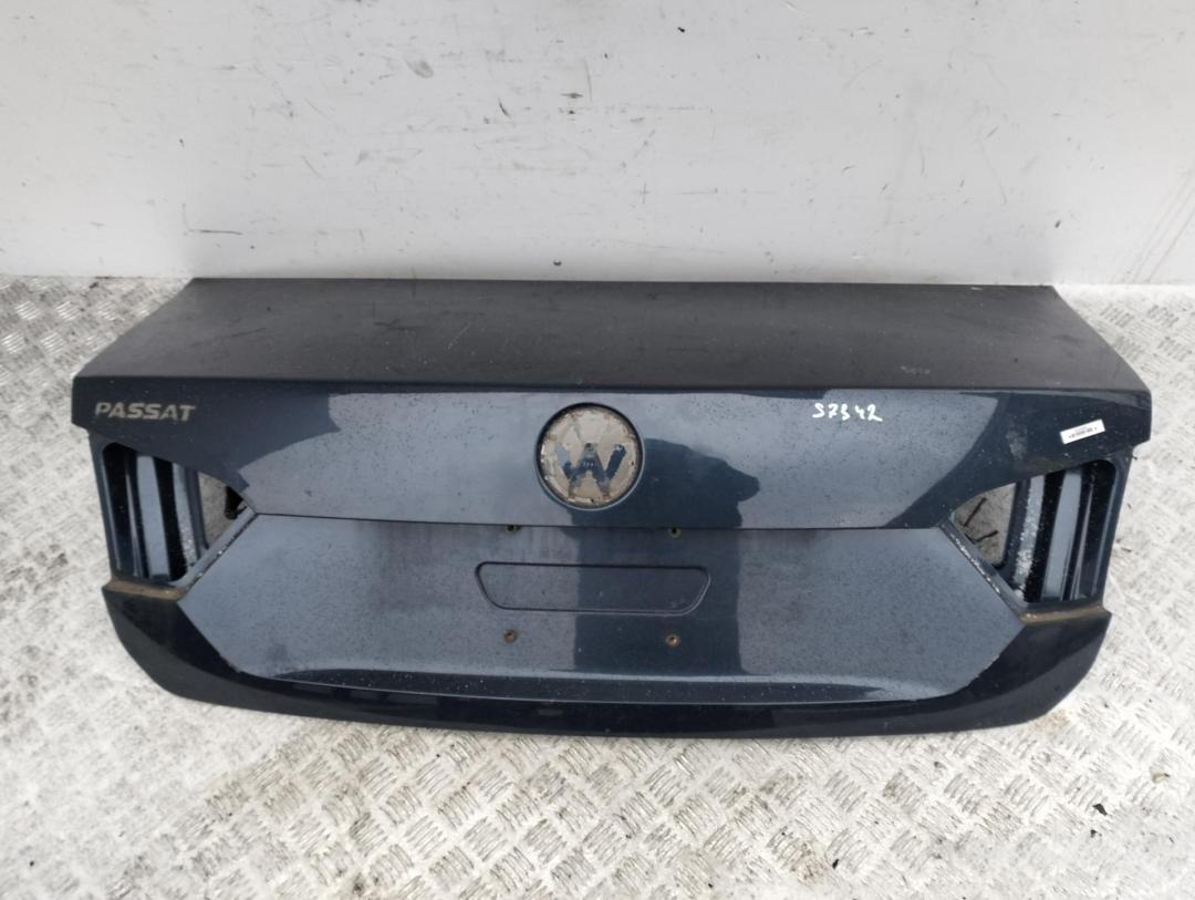 крышка багажника Volkswagen Passat B7 2012, синий, седан, 827159C160 - фото №1