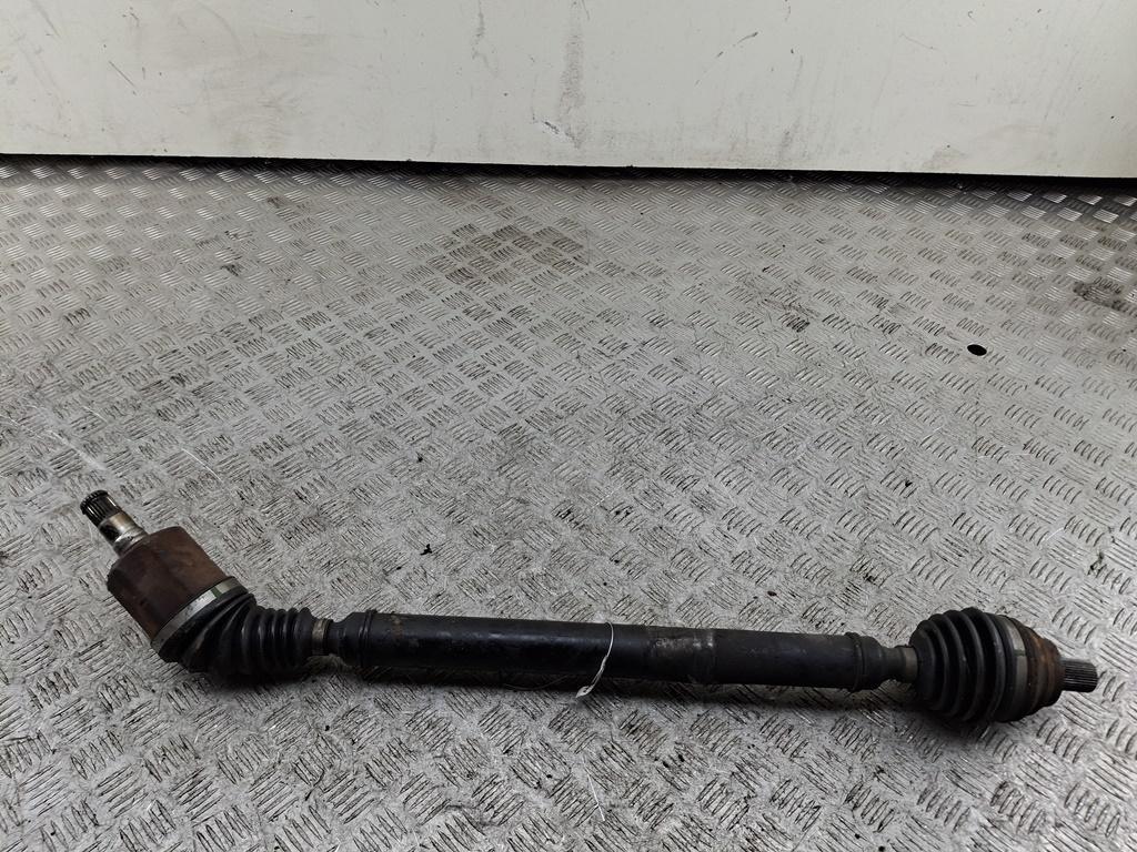 полуось передняя правая (приводной вал, ШРУС) Volkswagen Passat B7 USA 2012, 2.5 л., бензин, АКПП, синий, седан, 561407272Q