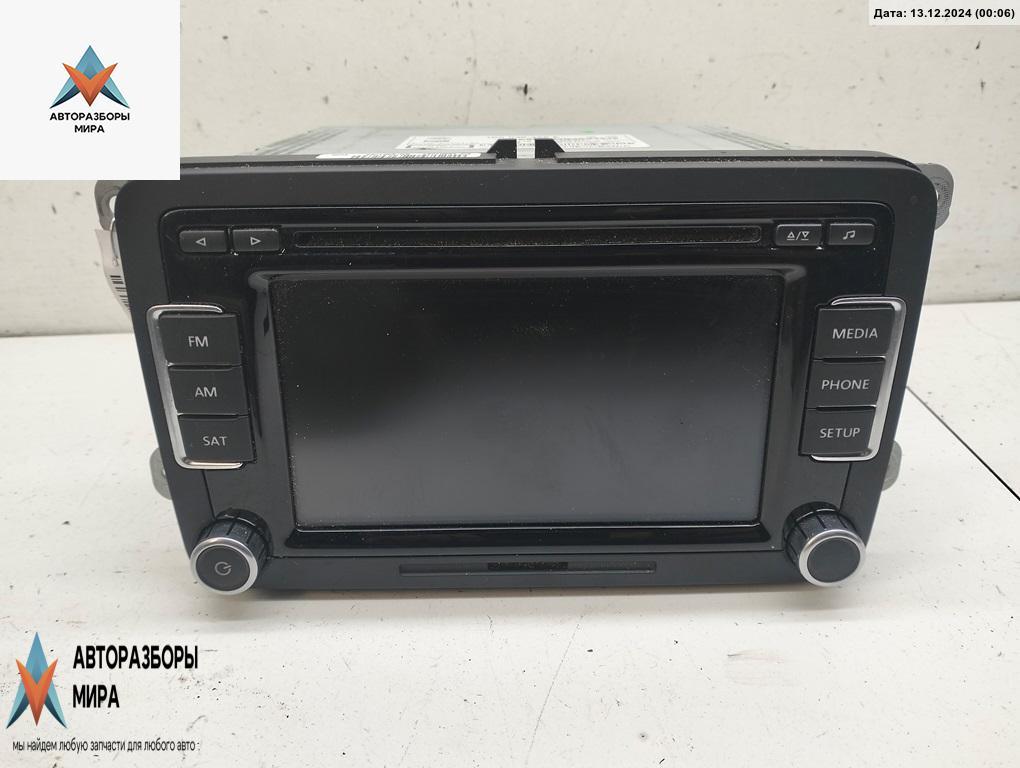 магнитола Volkswagen Passat B7 2012, 2.5 л., бензин, АКПП, синий, седан, 1K0035188F - фото №1