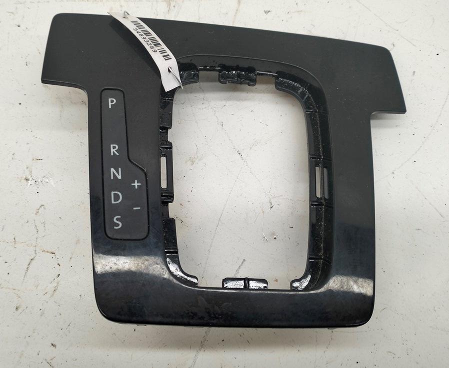 рамка обрамление кулисы Volkswagen Passat B7 USA 2012, 2.5 л., бензин, АКПП, синий, седан, 561713203