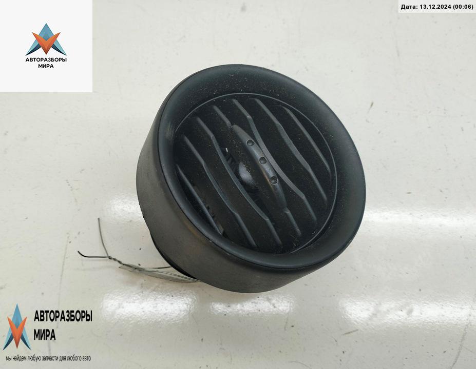 дефлектор обдува салона SEAT Ibiza 3 поколение 2003, 1.2 л., бензин, МКПП, чёрный, хетчбэк 5 дв. - фото №1