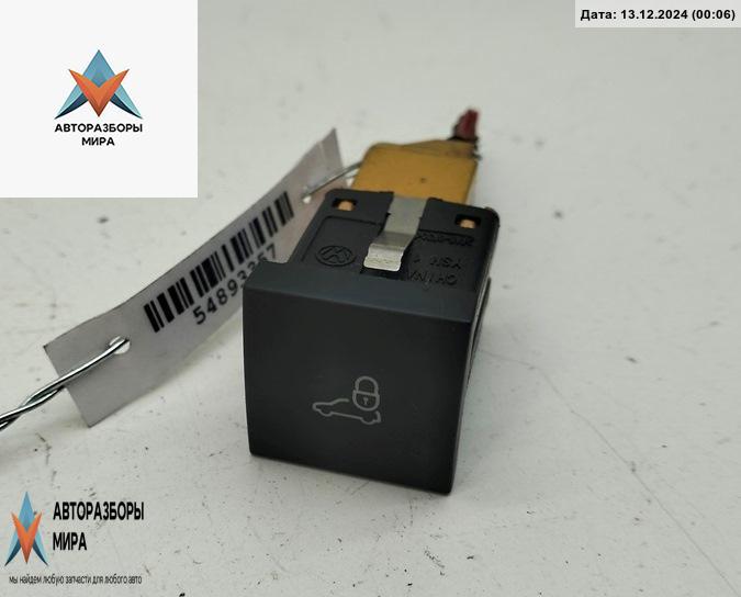 кнопка центрального замка Volkswagen Passat B7 2012, 2.5 л., бензин, АКПП, синий, седан, 561962143 - фото №1
