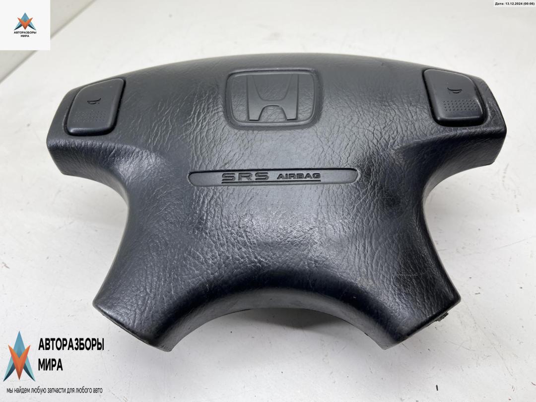 подушка безопасности водителя Honda Accord 6 поколение 1999, 2.0 л., бензин, МКПП, серый, седан, 77800-S1A-E820-M1 - фото №1