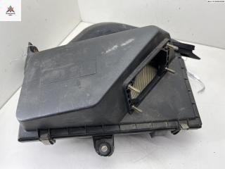 корпус воздушного фильтра Mitsubishi Carisma 1 поколение [рестайлинг] 2002, 1.6 л., бензин, МКПП, синий, хетчбэк 5 дв., MB957381