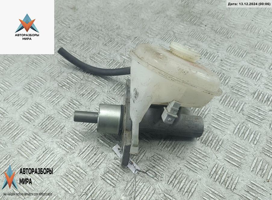 цилиндр тормозной главный Volkswagen Passat B5 1997, 1.8 л., бензин, МКПП, синий, универсал - фото №1