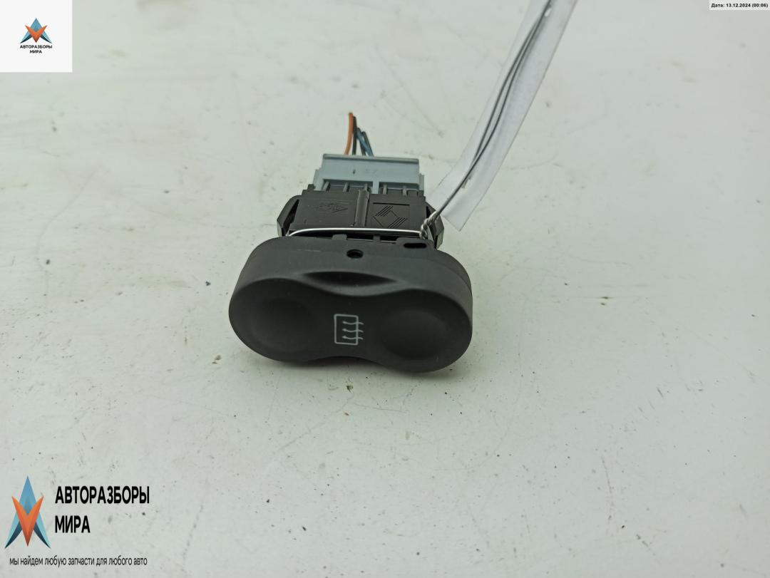 кнопка обогрева заднего стекла Dacia (Renault) Sandero I 2009, 1.2 л., бензин, МКПП, белый, хетчбэк 5 дв., 710682 - фото №1