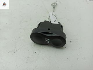 кнопка стеклоподъемника переднего левого Dacia (Renault) Sandero I 2009, 1.2 л., бензин, МКПП, белый, хетчбэк 5 дв., 602227