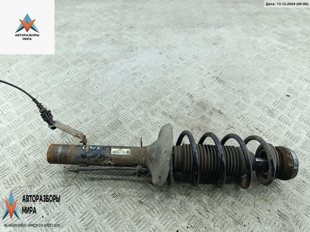 стойка передняя Volkswagen Bora 1 поколение 1999, 1.6 л., бензин, МКПП, серый, седан - фото №1