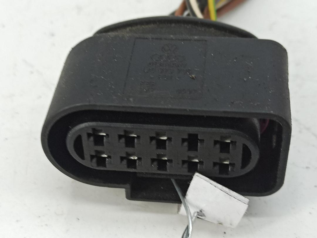 разъем (фишка) проводки Audi A6 C5 1998, 2.4 л., бензин, МКПП, серый, универсал, 1J0973735