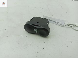 кнопка стеклоподъемника переднего левого Dacia (Renault) Sandero I 2009, 1.2 л., бензин, МКПП, белый, хетчбэк 5 дв., 602227