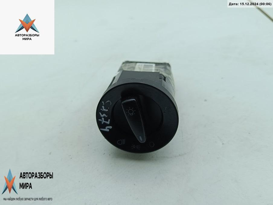 переключатель света Skoda Octavia mk1 (A4 1U) 2004, 1.6 л., бензин, МКПП, серый, универсал - фото №1