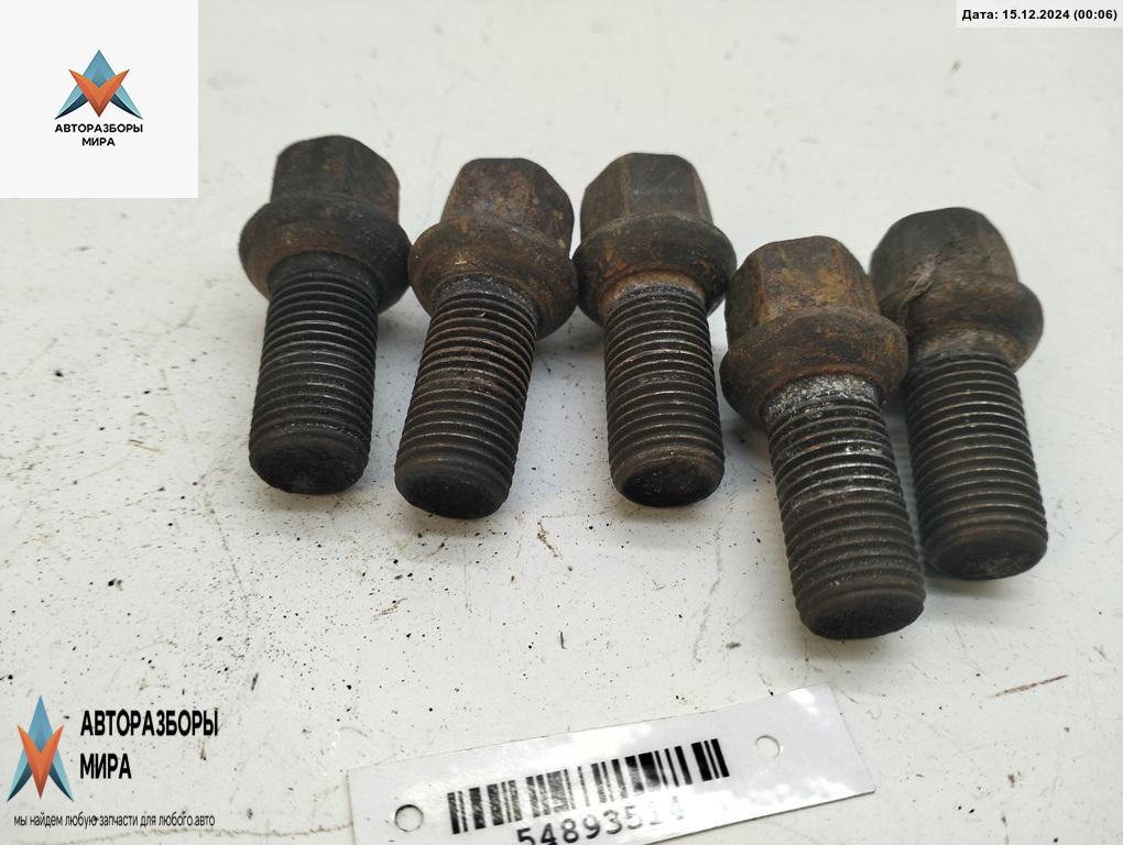 болт колесный Volkswagen Passat B5 1998, 1.8 л., бензин, МКПП, синий, универсал, 8D0601139D - фото №1