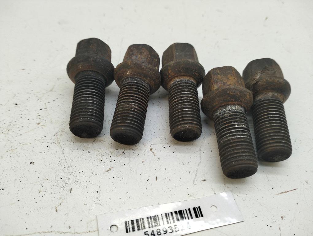 болт колесный Volkswagen Passat B5 1998, 1.8 л., бензин, МКПП, синий, универсал, 8D0601139D