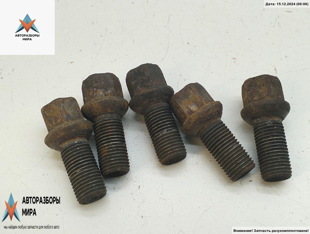 болт колесный Volkswagen Passat B5 1998, 1.8 л., бензин, МКПП, синий, универсал, 8D0601139D - фото №1