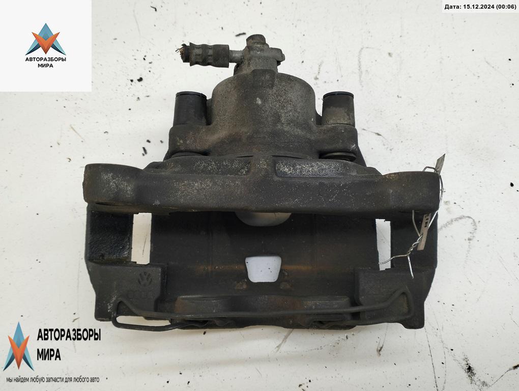 суппорт передний левый Volkswagen Passat B7 2012, 2.5 л., бензин, АКПП, синий, седан - фото №1