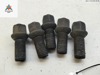 болт колесный Volkswagen Passat B5 1998, 1.6 л., бензин, МКПП, красный, универсал, 8D0601139D