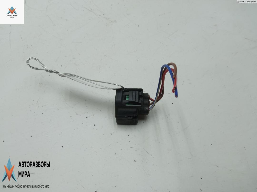 разъем (фишка) проводки Toyota Avensis 2 поколение (T250) 2005, 2.2 л., дизель, МКПП, серый, универсал - фото №1