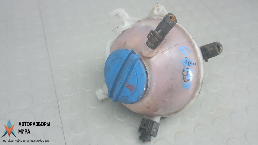 бачок расширительный Skoda Yeti 1 поколение 2009, 2.0 л., дизель, МКПП, хетчбэк 5 дв., 1K0121407A, 3B0121321 - фото №1