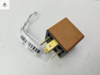 реле бензонасоса Opel Vectra C 2004, 1.9 л., дизель, МКПП, серый, универсал, 90491314, 0332209136