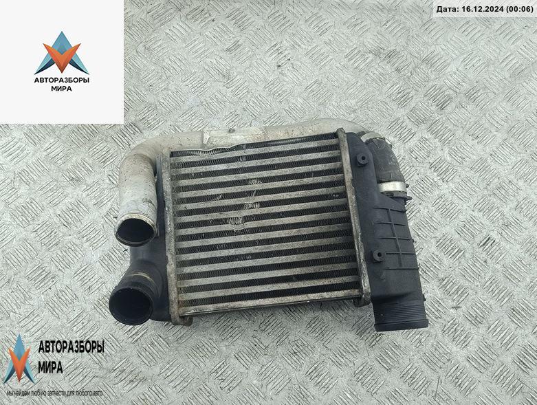радиатор интеркулера Audi A6 4F/C6 2005, 2.7 л., дизель, АКПП, серый, универсал - фото №1