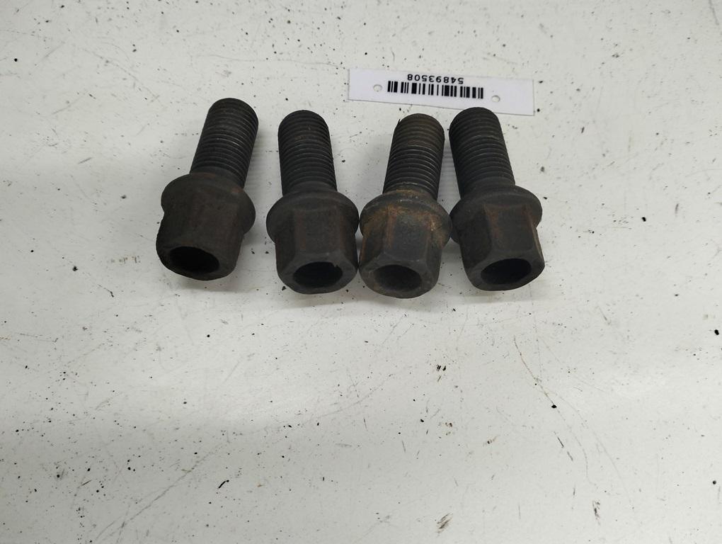 болт колесный Volkswagen Passat B5+ (GP) 2004, 1.9 л., дизель, МКПП, чёрный, универсал, 8D0601139D