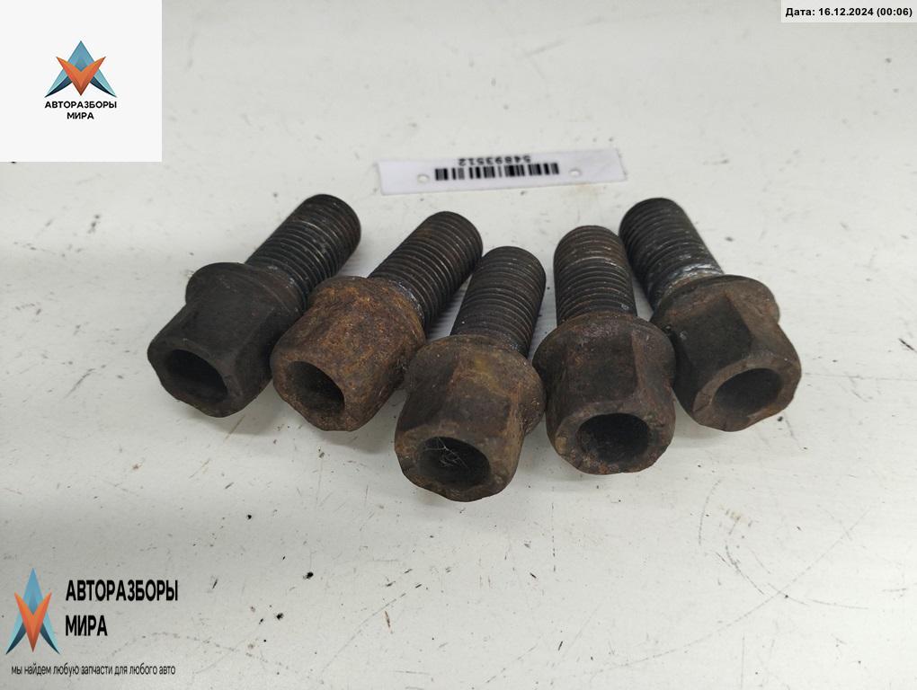 болт колесный Volkswagen Passat B5 1998, 1.8 л., бензин, МКПП, синий, универсал, 8D0601139D - фото №1