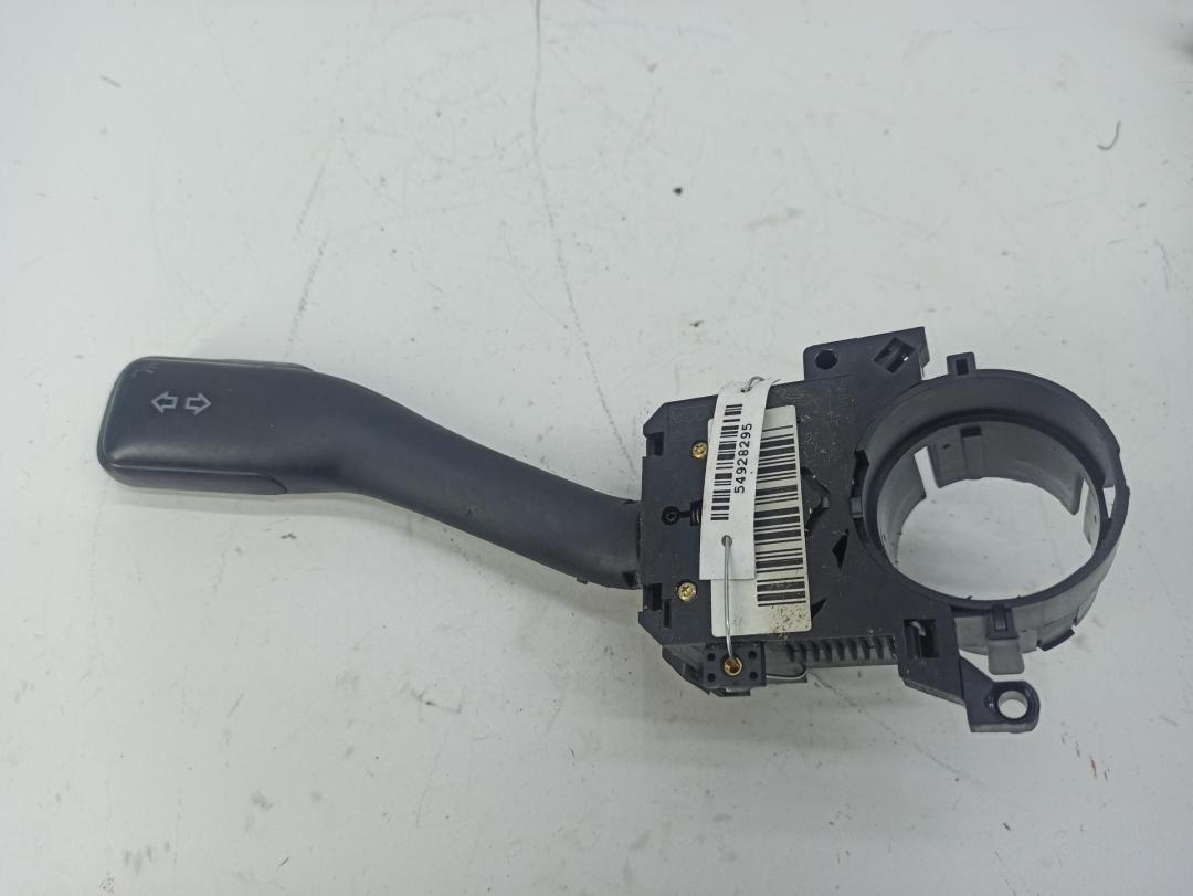 переключатель поворотов Audi A6 C5 1998, 2.8 л., бензин, МКПП, серый, универсал, 8L0953513G