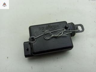 Активатор (привод) замка двери задней левой Dacia (Renault) Sandero I 2009, 1.2 л., бензин, МКПП, белый, хетчбэк 5 дв.