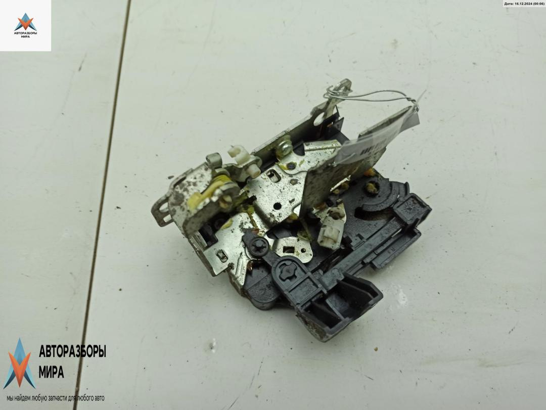 замок двери передней правой Dacia (Renault) Sandero I 2009, 1.2 л., бензин, МКПП, белый, хетчбэк 5 дв., 8200735224 - фото №1