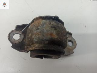 крепление стабилизатора / втулки стабилизатора Audi A4 B5 1997, 1.6 л., бензин, МКПП, зелёный, седан, 4D0411336D