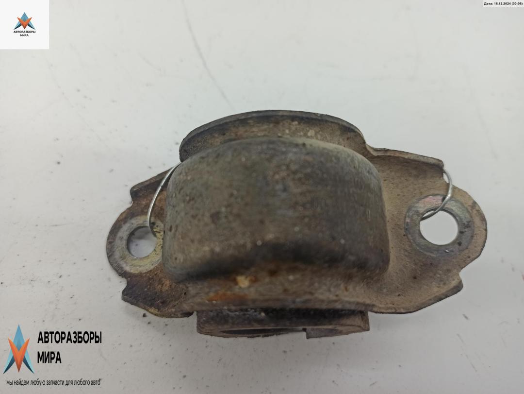 крепление стабилизатора / втулки стабилизатора Audi A6 4B/C5 1998, 2.8 л., бензин, МКПП, серый, универсал, 4D0441036D - фото №1