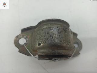 крепление стабилизатора / втулки стабилизатора Audi A4 B5 1997, 1.6 л., бензин, МКПП, зелёный, седан, 4D0411336D