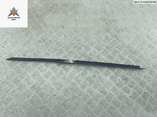 Молдинг стекла двери задней левой наружный Ford Mondeo 2 поколение 1998, 1.8 л., бензин, МКПП, красный, седан