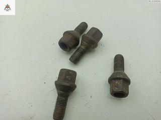 болт колесный Dacia (Renault) Sandero I 2009, 1.2 л., бензин, МКПП, белый, хетчбэк 5 дв.