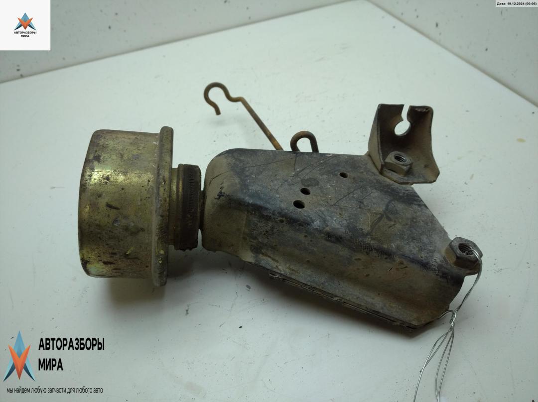 подушка крепления КПП Volkswagen Transporter T4 1995, 1.9 л., дизель, МКПП, жёлтый, микроавтобус, 701199201 - фото №1