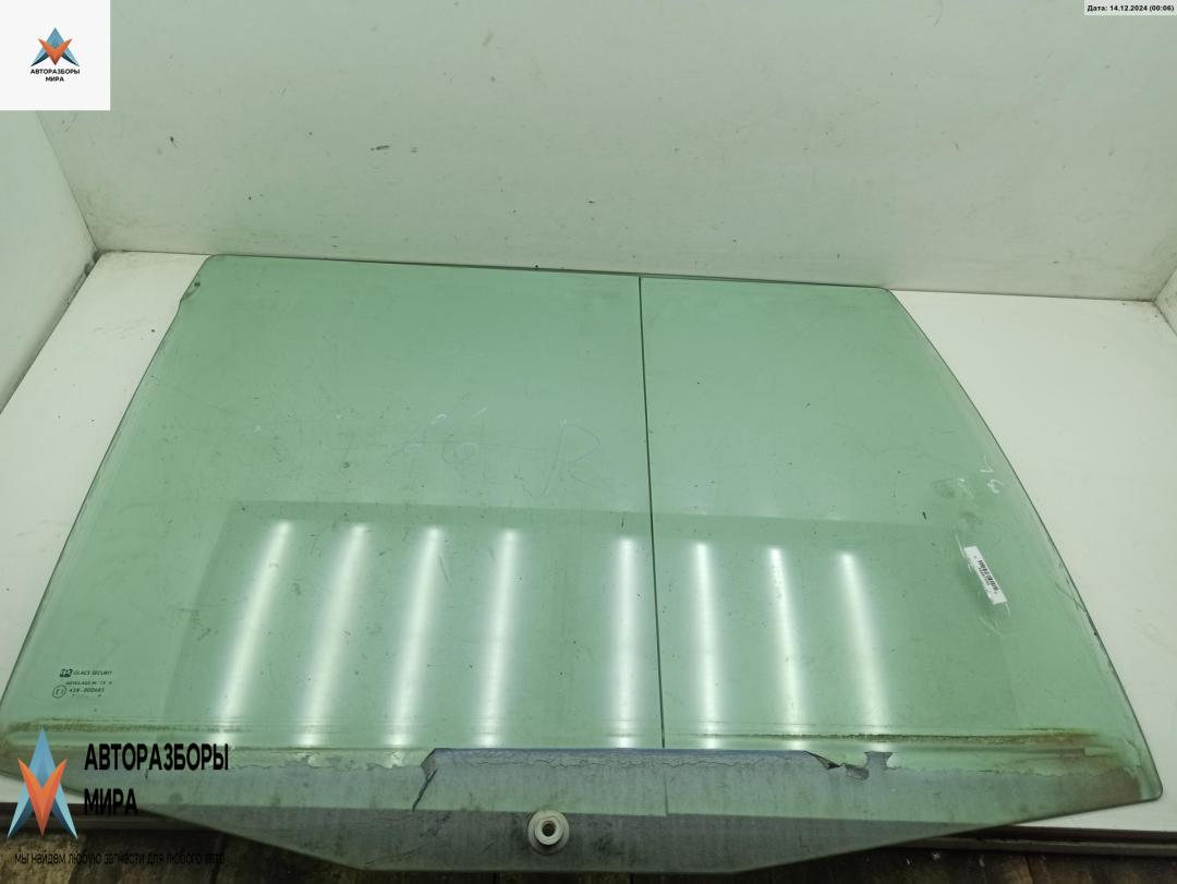 стекло двери задней левой Peugeot 806 221 1997, 2.1 л., дизель, МКПП, синий, минивэн - фото №1