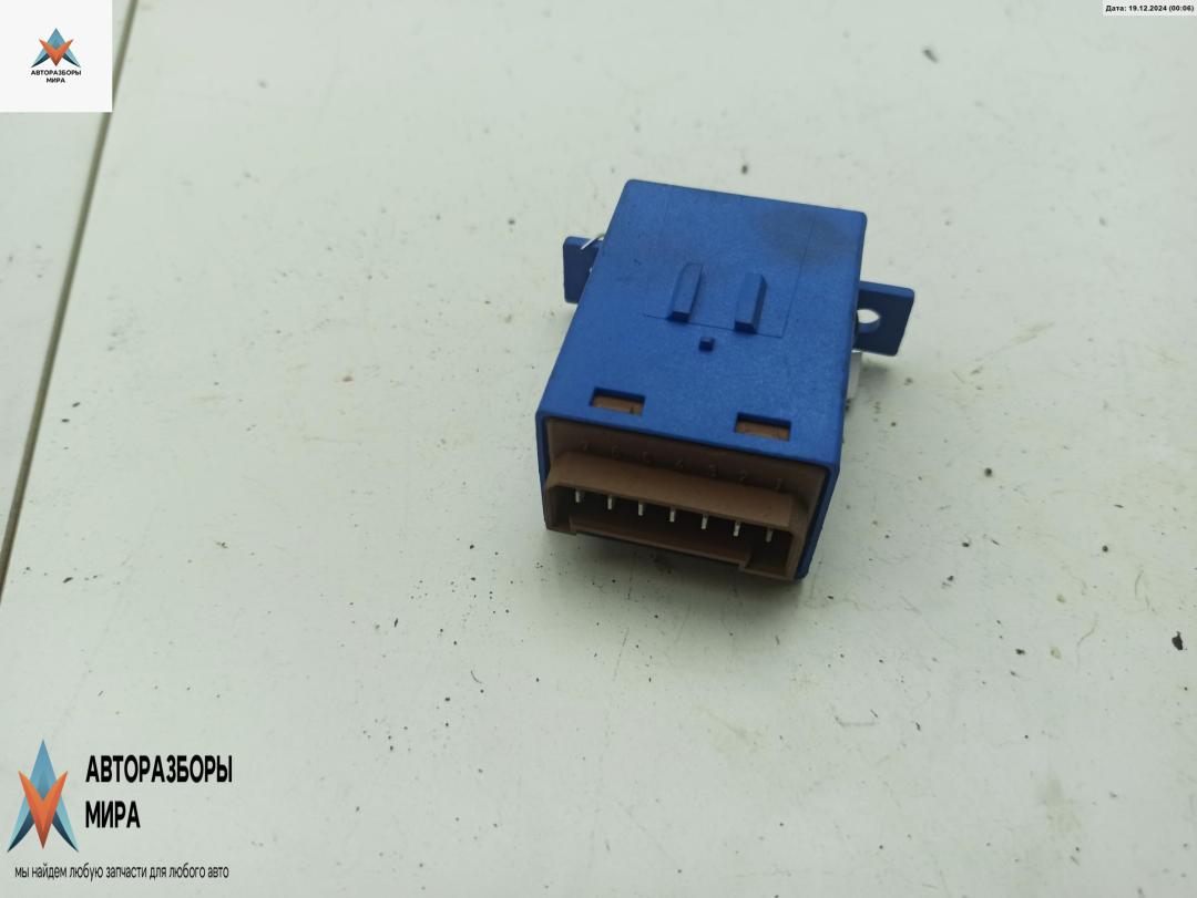 блок управления стеклоподъемниками Peugeot 806 221 1997, 2.1 л., дизель, МКПП, синий, минивэн, 9623732680 - фото №1