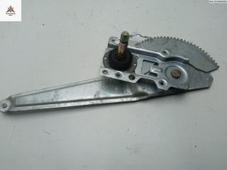 стеклоподъемник задний правый Mazda 323 BJ 1999, 1.5 л., бензин, МКПП, зелёный, хетчбэк 5 дв.