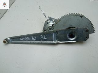 стеклоподъемник задний левый Mazda 323 BJ 1999, 1.5 л., бензин, МКПП, зелёный, хетчбэк 5 дв.