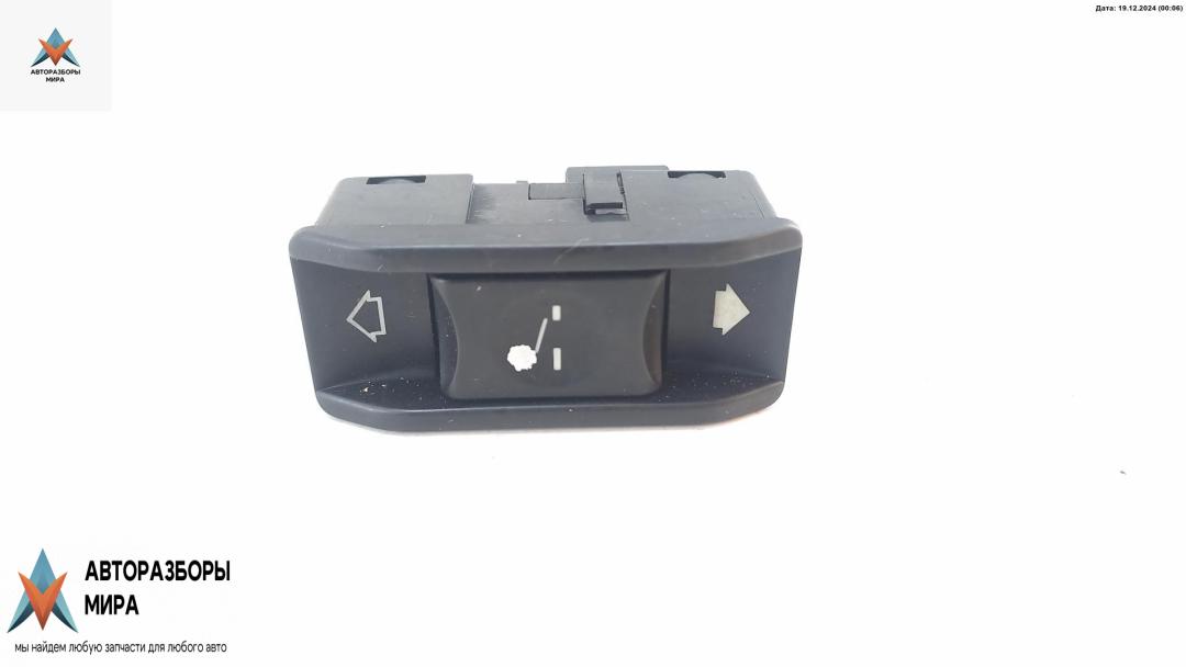 кнопка открывания люка BMW 3 серия E46 1999, 2.8 л., бензин, МКПП, чёрный, седан, 8352182 - фото №1