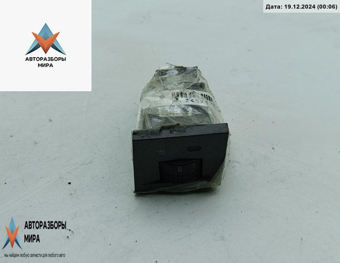 кнопка обогрева сидений Opel Signum C 2003, 3.2 л., бензин, АКПП, серый, хетчбэк 5 дв. - фото №1