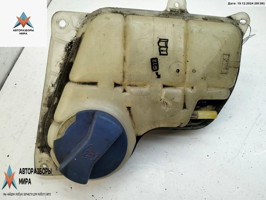 бачок расширительный Volkswagen Passat B5 1999, 1.8 л., бензин, 8D0121403L - фото №1